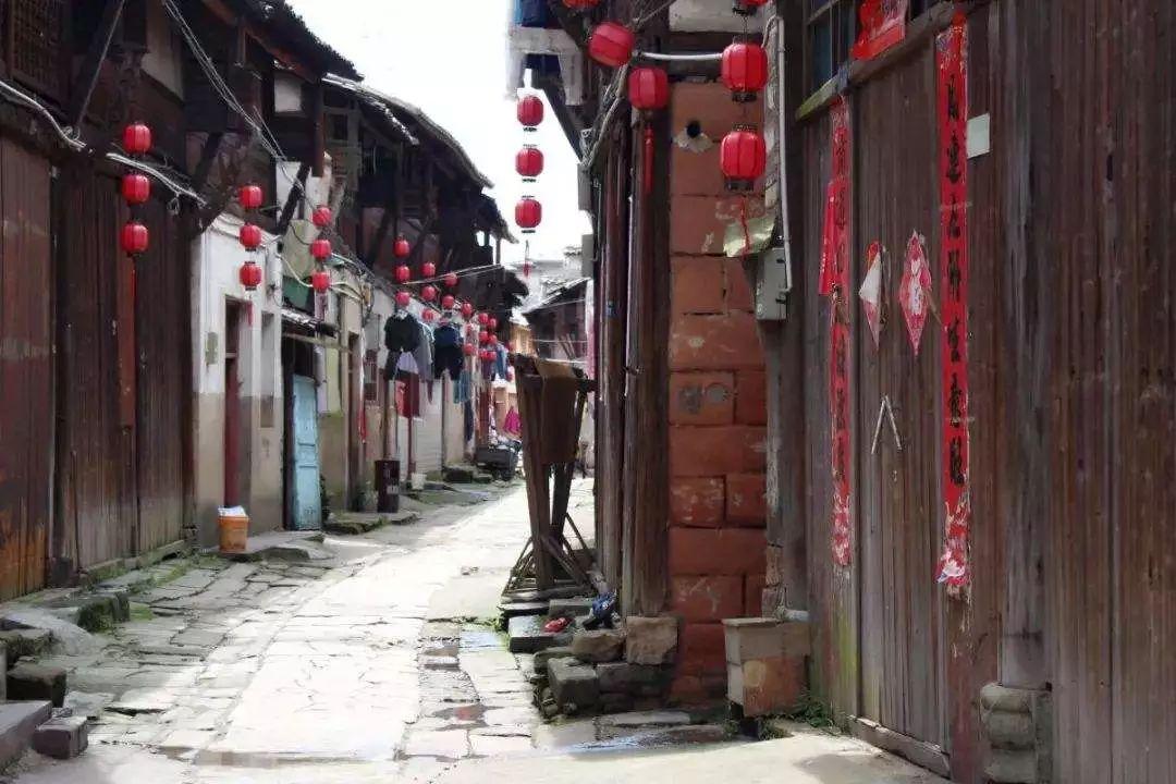 刘若英、梁静茹演唱会都在闹退票，不转不退的「强实名」伤了谁？怎样的强实名制才能真正打击黄牛？游戏画面